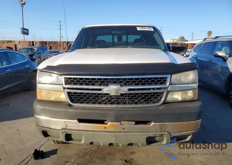 2005 Chevrolet Silverado C2500 Heavy Duty z USA, uszkodzony, nr VIN 1GCHC23U05F867763